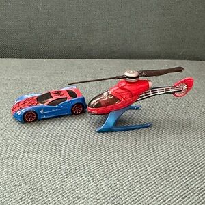 Marvel Spiderman Die Cast Car and Helicopter